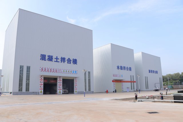 青秀区伶俐工业园区搅拌站试运行 启动仪式圆满